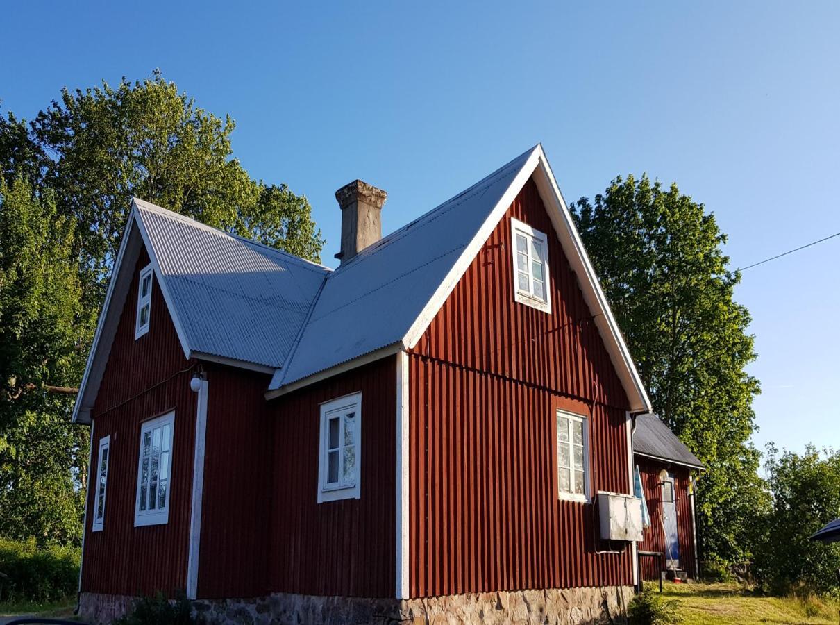 Stroenhult Farmhouse By The Lake Stronhult 外观 照片