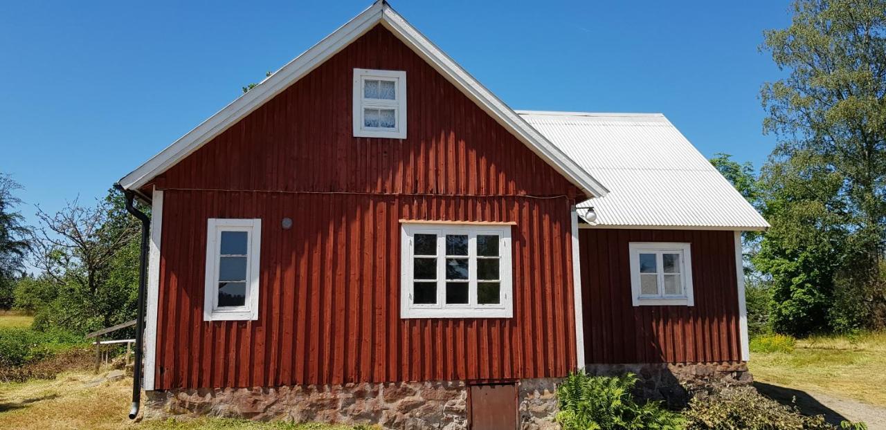 Stroenhult Farmhouse By The Lake Stronhult 外观 照片